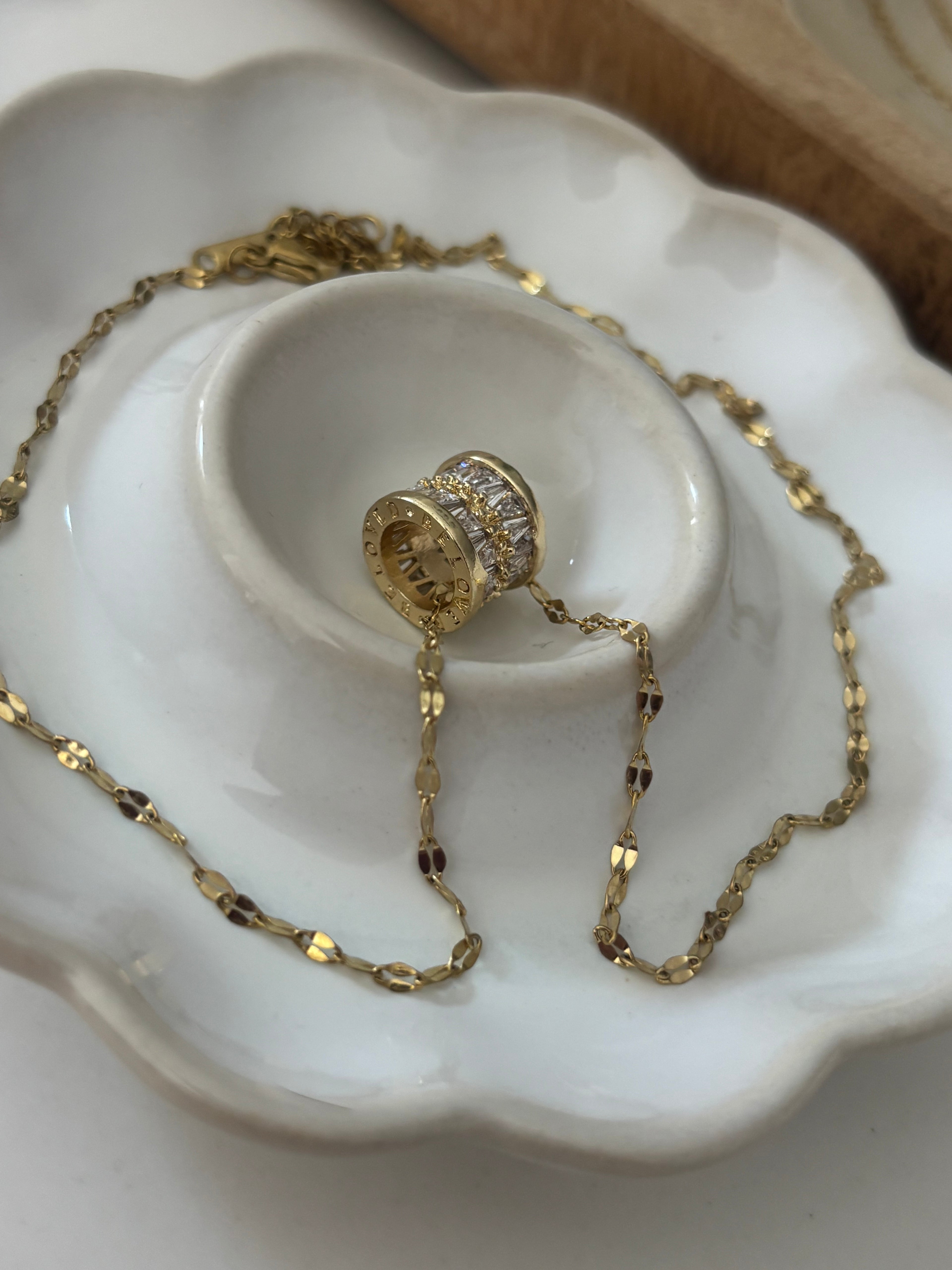 The Lunelle Halo Necklace