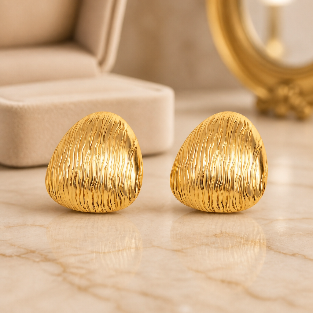 The Solara Studs